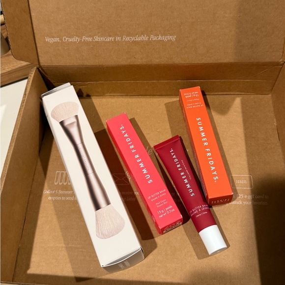 Summer Fridays lipgloss set and blush brush - Picture 1 of 3